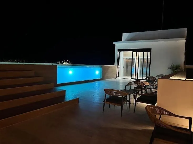 Apt In Heart Of Playa Del Carmen